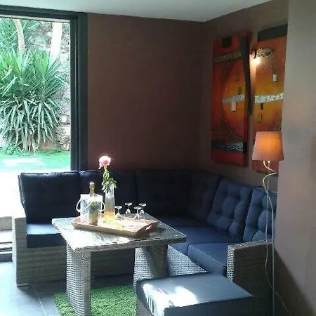 Дом отдыха Maison De Avec Jardin Clos Сет